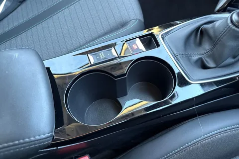 DA72AOC PEUGEOT 208 1.2 PureTech Allure Premium + Euro 6 (s/s) 5dr Thumbnail #60