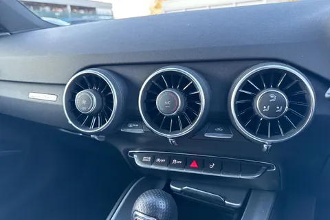 19 of 51 for Audi TT Coup- Black Edition 2.0 TFSI quattro 230 PS S tronic