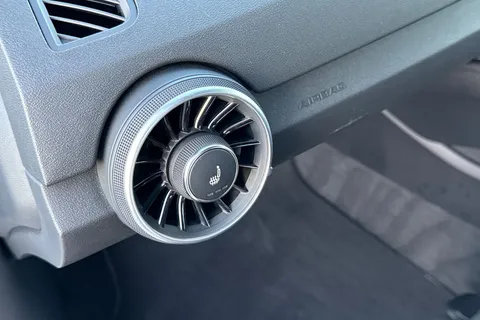 25 of 51 for Audi TT Coup- Black Edition 2.0 TFSI quattro 230 PS S tronic