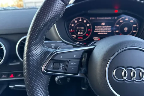 28 of 51 for Audi TT Coup- Black Edition 2.0 TFSI quattro 230 PS S tronic