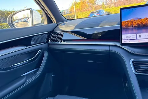 DG75WNE BYD Seal U 1.5 DM-i 26.6kWh Comfort CVT Auto Euro 6 (s/s) 5dr Thumbnail #15