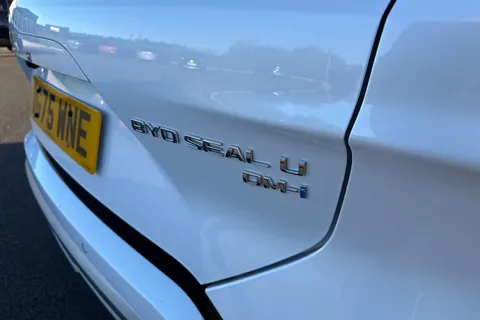 DG75WNE BYD Seal U 1.5 DM-i 26.6kWh Comfort CVT Auto Euro 6 (s/s) 5dr Thumbnail #33