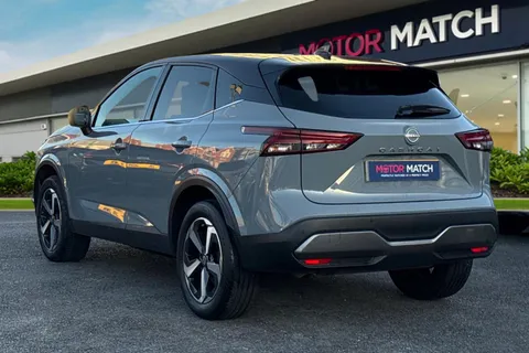 DF22KTV Nissan Qashqai 1.3 DIG-T MHEV N-Connecta XTRON Euro 6 (s/s) 5dr Thumbnail #3