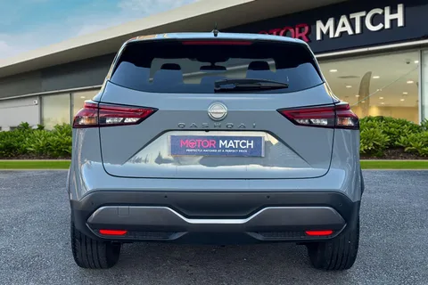 DF22KTV Nissan Qashqai 1.3 DIG-T MHEV N-Connecta XTRON Euro 6 (s/s) 5dr Thumbnail #5