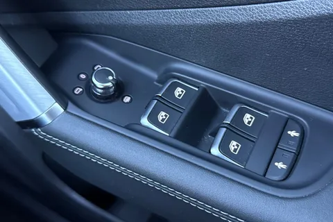 NM19EBD Audi SQ2 2.0 TFSI S Tronic quattro Euro 6 (s/s) 5dr Thumbnail #37