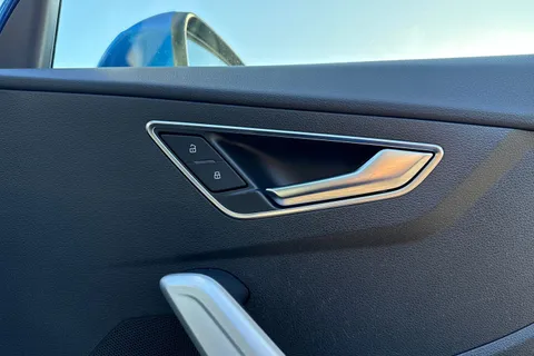 GK19EKO Audi Q2 S line 35 TFSI  150 PS 6-speed Thumbnail #21