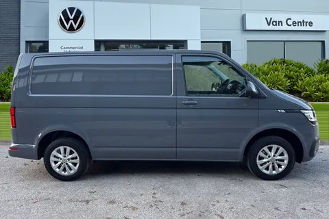 PK74OAA Volkswagen Transporter T28 Panel van Highline SWB 110 PS 2.0 TDI 5sp Manual Thumbnail #4