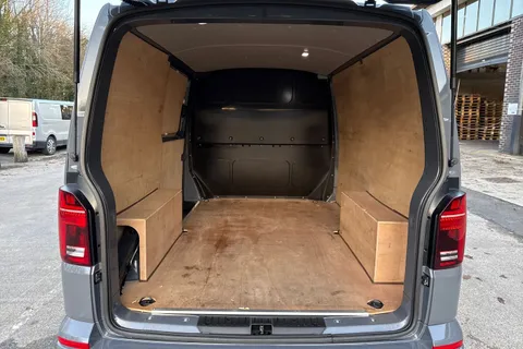 PK74OAA Volkswagen Transporter T28 Panel van Highline SWB 110 PS 2.0 TDI 5sp Manual Thumbnail #8