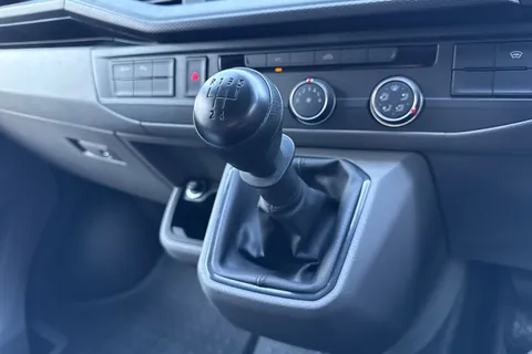 PK74OAA Volkswagen Transporter T28 Panel van Highline SWB 110 PS 2.0 TDI 5sp Manual Thumbnail #24