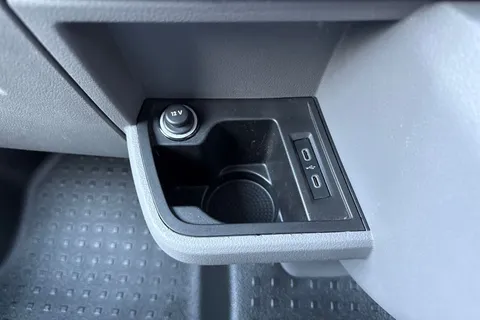 PK74OAA Volkswagen Transporter T28 Panel van Highline SWB 110 PS 2.0 TDI 5sp Manual Thumbnail #30