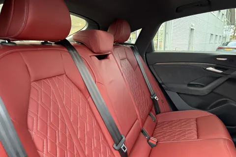 KY25EDK Audi Sq6 E-Tron SQ6 Sportback Edition 1 e-tron 360,00 kW Thumbnail #20