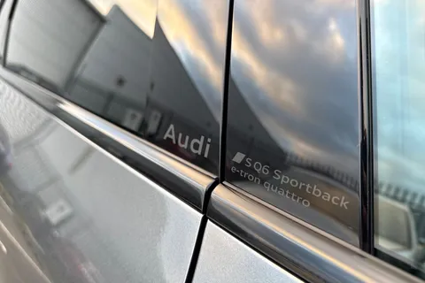 KY25EDK Audi Sq6 E-Tron SQ6 Sportback Edition 1 e-tron 360,00 kW Thumbnail #31