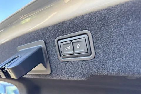 KW23TDO Audi A8 Black Edition 50 TDI quattro 286 PS tiptronic Thumbnail #38