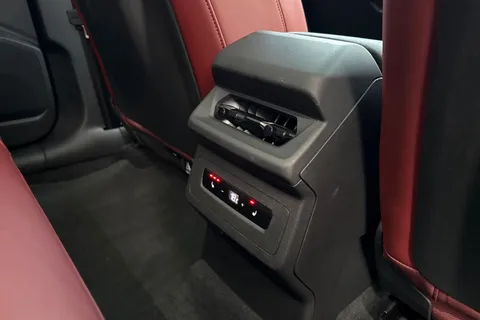 KY25EDK Audi Sq6 E-Tron SQ6 Sportback Edition 1 e-tron 360,00 kW Thumbnail #40