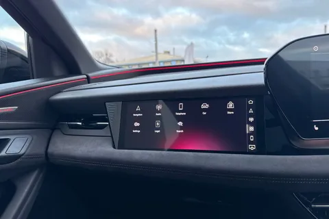 KY25EDK Audi Sq6 E-Tron SQ6 Sportback Edition 1 e-tron 360,00 kW Thumbnail #50