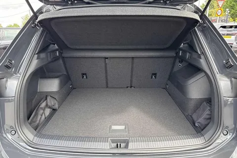 CY25ECD Volkswagen Tiguan 2.0 TDI R-Line 5dr DSG ⭐Winter pack with heated outer rear seats⭐ Thumbnail #10