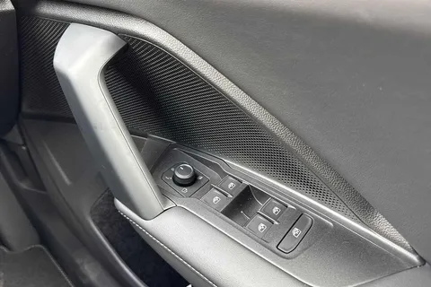 CY25ECD Volkswagen Tiguan 2.0 TDI R-Line 5dr DSG ⭐Winter pack with heated outer rear seats⭐ Thumbnail #18