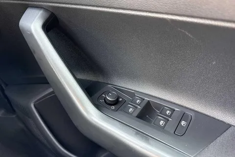 CX75KMK Volkswagen Polo 1.0 TSI Life 5dr Thumbnail #18