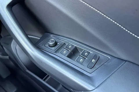 CX75KOB Volkswagen T-Roc 2.0 TDI 150 EVO R-Line 5dr DSG ⭐Black Design Pack⭐ Thumbnail #18