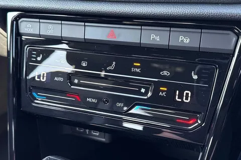 CX75KOB Volkswagen T-Roc 2.0 TDI 150 EVO R-Line 5dr DSG ⭐Black Design Pack⭐ Thumbnail #19