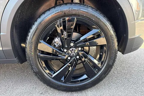 CX75KOB Volkswagen T-Roc 2.0 TDI 150 EVO R-Line 5dr DSG ⭐Black Design Pack⭐ Thumbnail #22