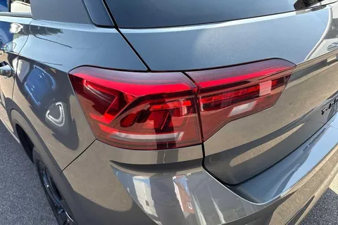 CX75KOB Volkswagen T-Roc 2.0 TDI 150 EVO R-Line 5dr DSG ⭐Black Design Pack⭐ Thumbnail #25