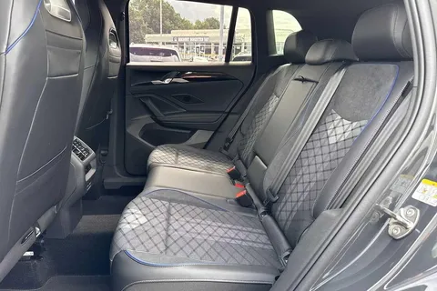 CY25ECD Volkswagen Tiguan 2.0 TDI R-Line 5dr DSG ⭐Winter pack with heated outer rear seats⭐ Thumbnail #34