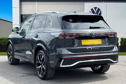 CY25ABF Volkswagen Tiguan 2.0 TDI R-Line 5dr DSG Thumbnail #3