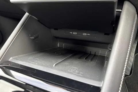 CY25ECD Volkswagen Tiguan 2.0 TDI R-Line 5dr DSG ⭐Winter pack with heated outer rear seats⭐ Thumbnail #39