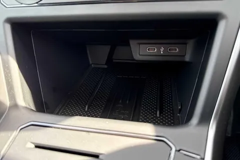 CX75KMK Volkswagen Polo 1.0 TSI Life 5dr Thumbnail #37