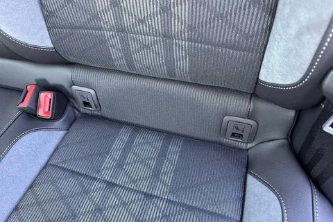 CX75KOB Volkswagen T-Roc 2.0 TDI 150 EVO R-Line 5dr DSG ⭐Black Design Pack⭐ Thumbnail #35