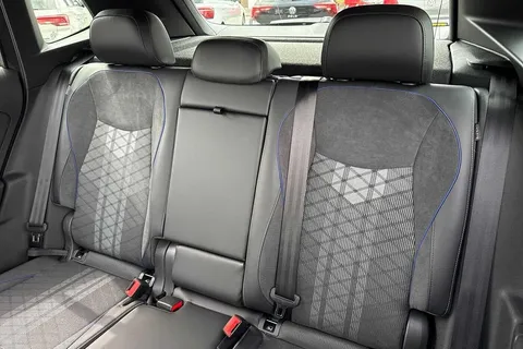 CY25ABF Volkswagen Tiguan 2.0 TDI R-Line 5dr DSG Thumbnail #15