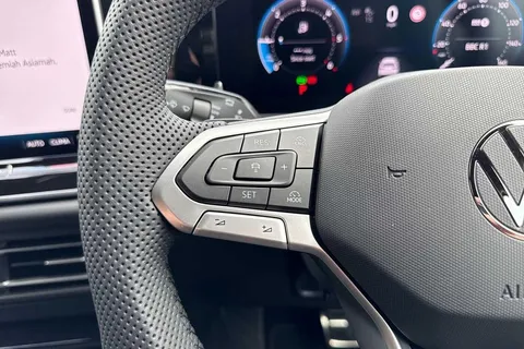 CY25ECD Volkswagen Tiguan 2.0 TDI R-Line 5dr DSG ⭐Winter pack with heated outer rear seats⭐ Thumbnail #43