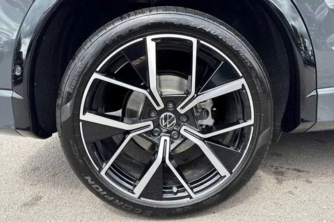CY25ABF Volkswagen Tiguan 2.0 TDI R-Line 5dr DSG Thumbnail #25