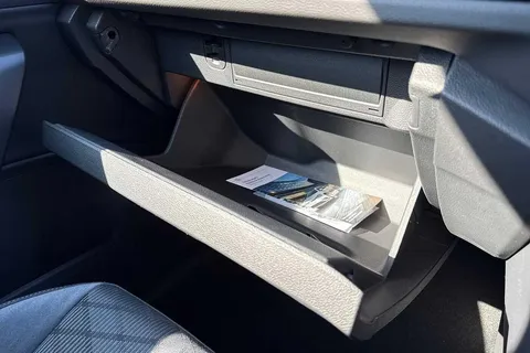 CX75KOB Volkswagen T-Roc 2.0 TDI 150 EVO R-Line 5dr DSG ⭐Black Design Pack⭐ Thumbnail #44