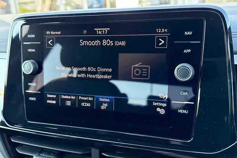 CX75KOB Volkswagen T-Roc 2.0 TDI 150 EVO R-Line 5dr DSG ⭐Black Design Pack⭐ Thumbnail #47