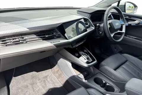 LR74WFH Audi Q4 e-tron 210kW 45 82kWh Sport 5dr Auto [Leather] Thumbnail #3