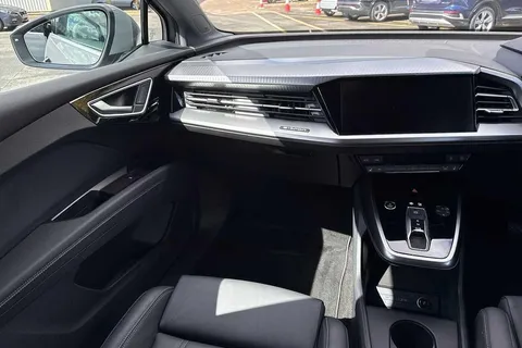LR74WFH Audi Q4 e-tron 210kW 45 82kWh Sport 5dr Auto [Leather] Thumbnail #16
