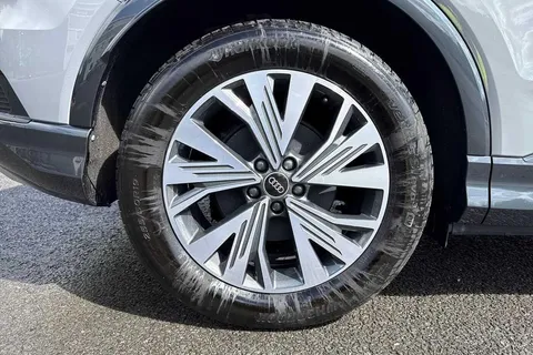 LR74WFH Audi Q4 e-tron 210kW 45 82kWh Sport 5dr Auto [Leather] Thumbnail #23