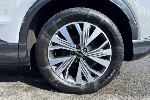 LR74WFH Audi Q4 e-tron 210kW 45 82kWh Sport 5dr Auto [Leather] Thumbnail #24