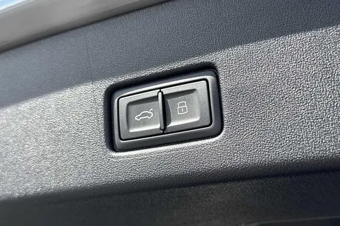LR74WFH Audi Q4 e-tron 210kW 45 82kWh Sport 5dr Auto [Leather] Thumbnail #41