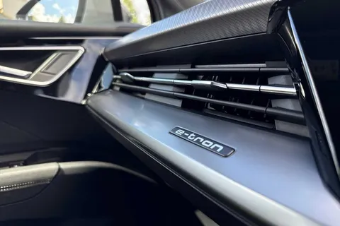 LR74WFH Audi Q4 e-tron 210kW 45 82kWh Sport 5dr Auto [Leather] Thumbnail #49