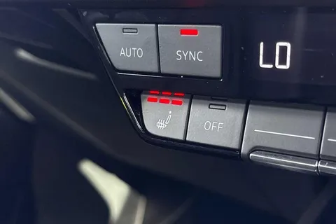 LR74WFH Audi Q4 e-tron 210kW 45 82kWh Sport 5dr Auto [Leather] Thumbnail #50