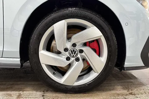 DC25WKY Volkswagen Golf 1.5 TSI 272 GTE eHybrid 5dr DSG Thumbnail #5