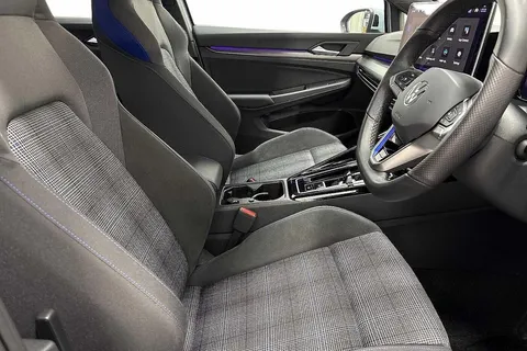 DC25WKY Volkswagen Golf 1.5 TSI 272 GTE eHybrid 5dr DSG Thumbnail #10