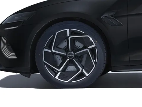 BYD SEAL 82.5kWh Excellence Auto AWD 4dr Thumbnail #4