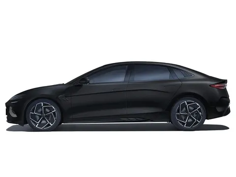 BYD SEAL 82.5kWh Excellence Auto AWD 4dr Thumbnail #2