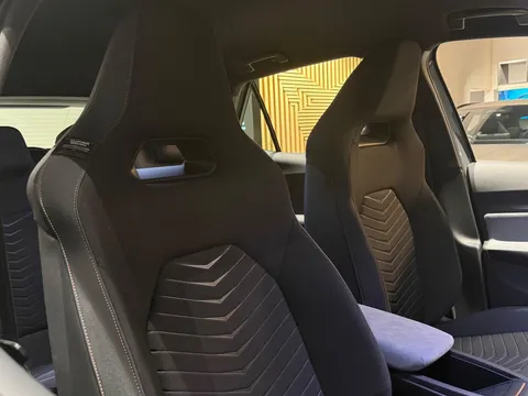  CUPRA Born e-Boost 59kWh V1 Auto 5dr Thumbnail #4