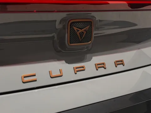 CUPRA Born e-Boost 59kWh V1 Auto 5dr Thumbnail #6