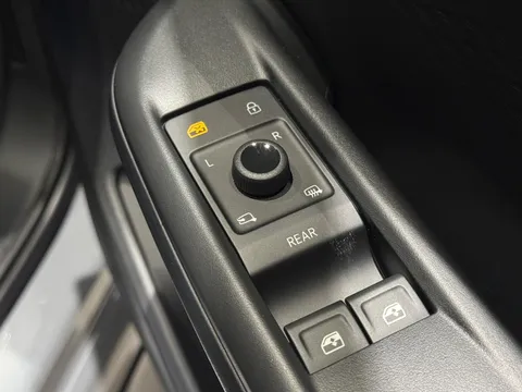  CUPRA Born e-Boost 59kWh V1 Auto 5dr Thumbnail #15